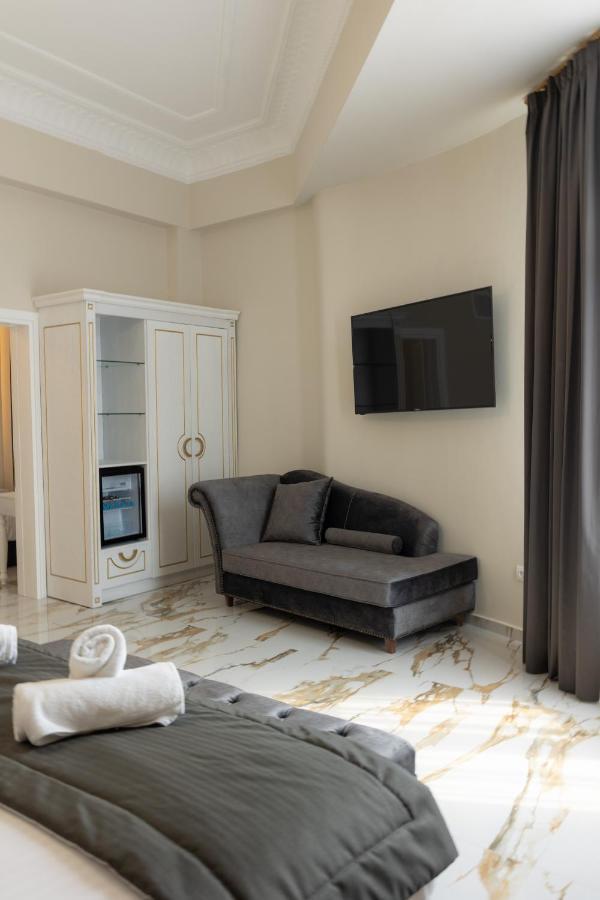 Modern Revival Luxury Salonicco