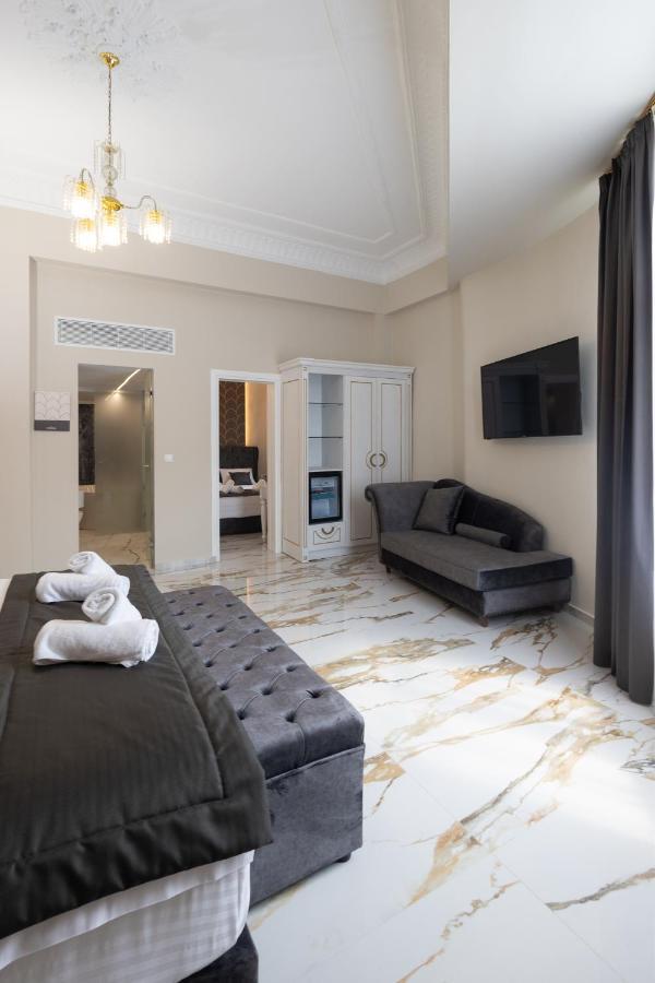 Modern Revival Luxury Salonicco