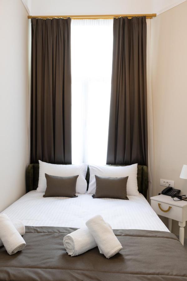 Modern Revival Luxury Thessalonique