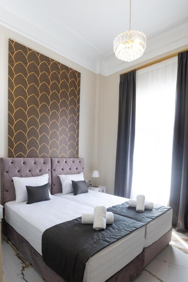 Modern Revival Luxury Thessalonique